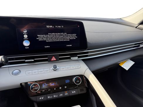 New 2025 Hyundai Elantra Limited image 12