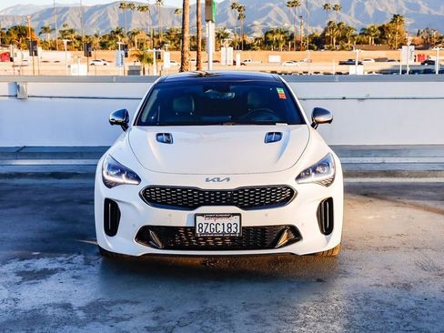 Used 2022 Kia Stinger GT2 image 3