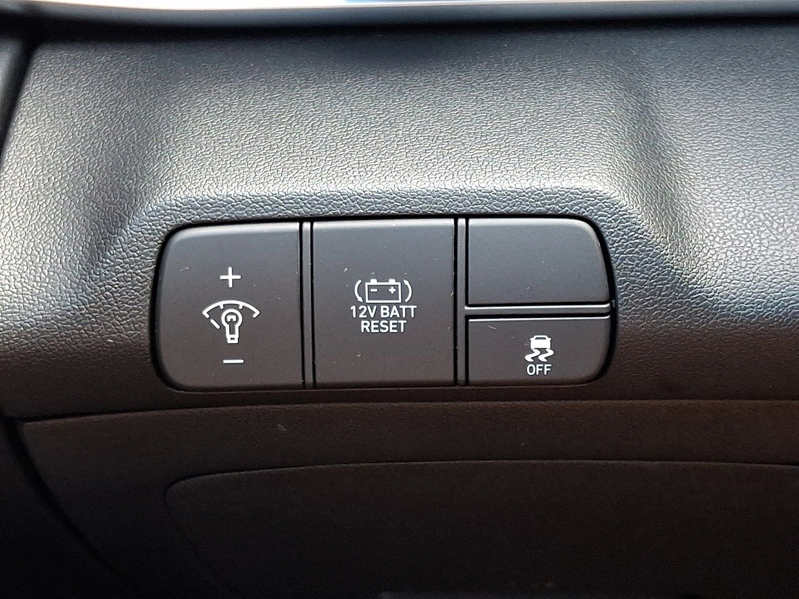 Used 2026 Hyundai Elantra Hybrid FWD image 25