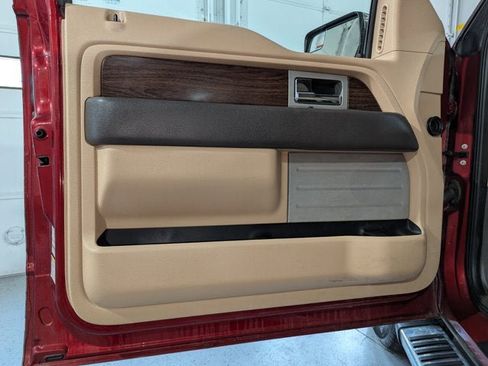 Used 2014 Ford F150 Lariat w/ Lariat Chrome Package image 17