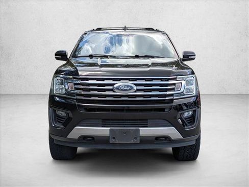 Used 2018 Ford Expedition XLT w/ Equipment Group 202A AWD/4WD image 2