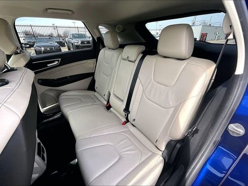 Used 2015 Ford Edge Titanium w/ Technology Package image 28