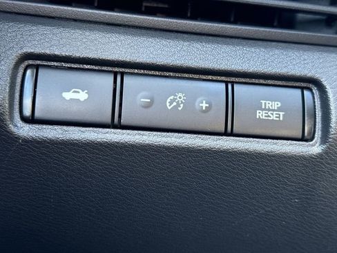 Used 2023 Nissan Altima 2.5 SV image 9