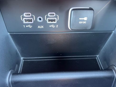 New 2025 Jeep Grand Cherokee Laredo image 6