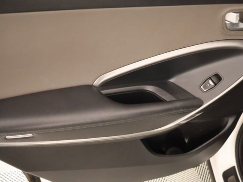 Used 2017 Hyundai Santa Fe Limited image 16