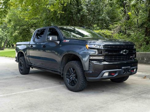 Used 2021 Chevrolet Silverado 1500 LT Trail Boss w/ Convenience Package II AWD/4WD image 2