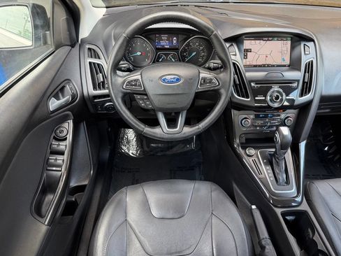 Used 2015 Ford Focus Titanium FWD image 22