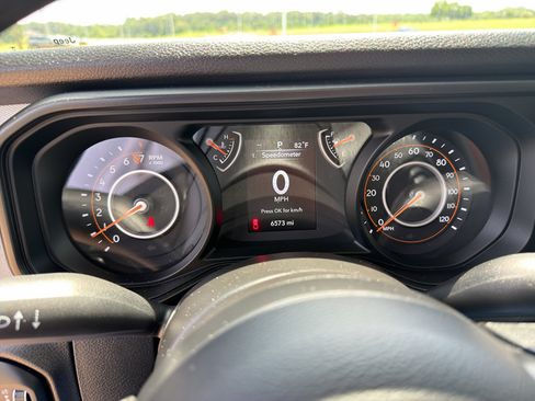Used 2025 Jeep Gladiator Sport AWD/4WD image 18