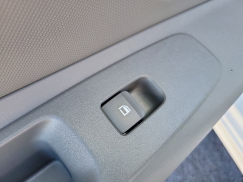 Used 2025 Hyundai Elantra Sport image 14