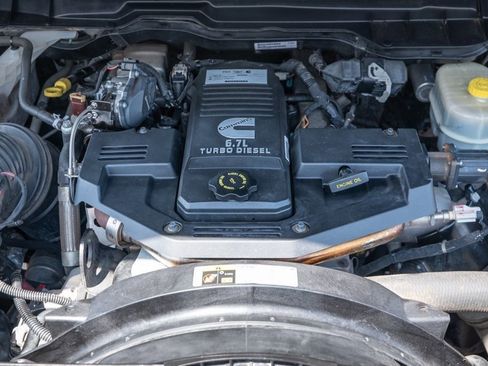 Used 2018 RAM 2500 Laramie w/ Convenience Group image 2