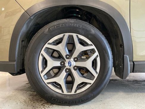 Certified 2023 Subaru Forester Premium AWD/4WD image 5