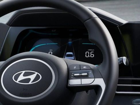 New 2025 Hyundai Elantra Sport image 14