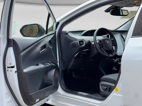 Used 2021 Toyota Prius Prime Limited FWD image 9