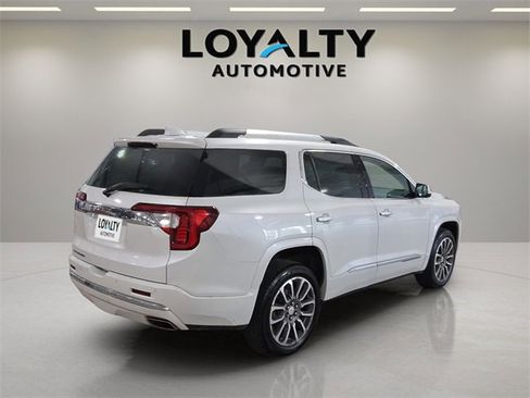 Used 2022 GMC Acadia Denali w/ Denali Technology Package image 5