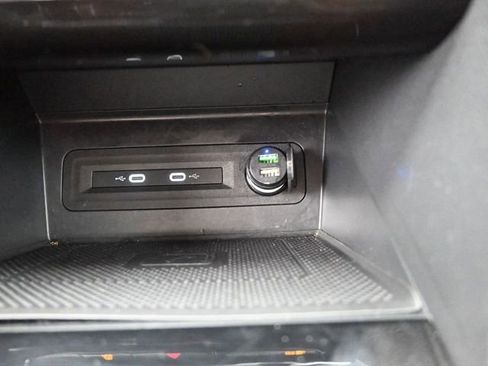 Used 2023 Volkswagen Atlas SE image 9