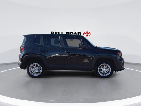 Used 2023 Jeep Renegade Latitude image 9