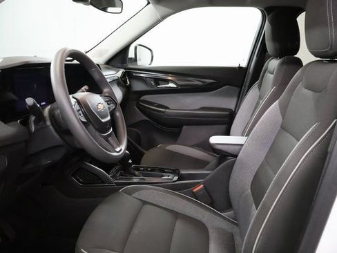 Used 2025 Chevrolet TrailBlazer LT AWD/4WD image 11