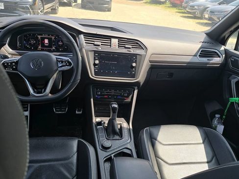 Used 2022 Volkswagen Tiguan SEL R-Line AWD/4WD image 6
