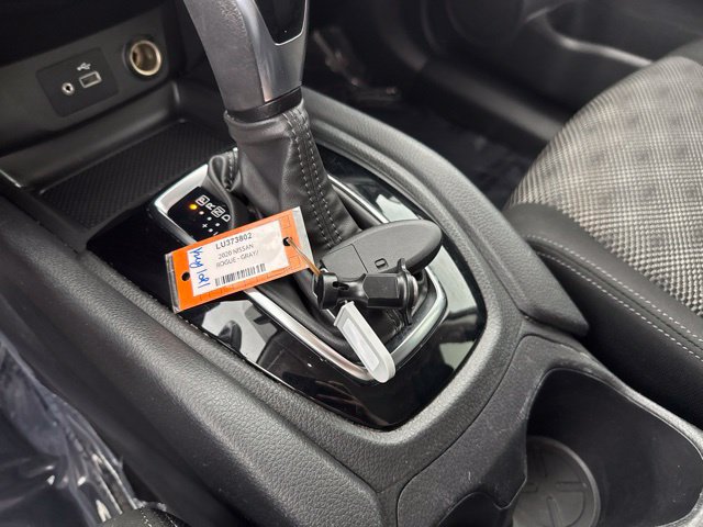 Used 2020 Nissan Rogue Sport SV AWD/4WD image 31