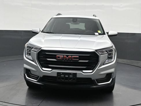 Used 2022 GMC Terrain SLE w/ Driver Convenience Package AWD/4WD image 9