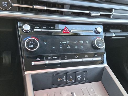 Used 2025 Hyundai Santa Fe SEL image 39