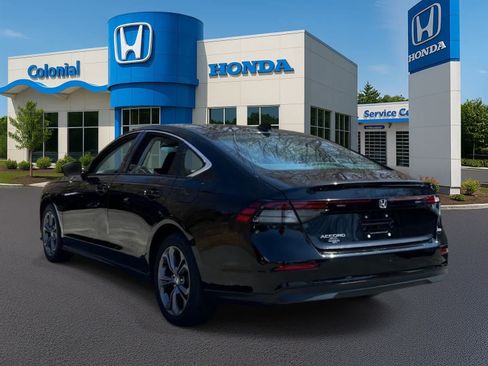 Used 2023 Honda Accord EX image 4