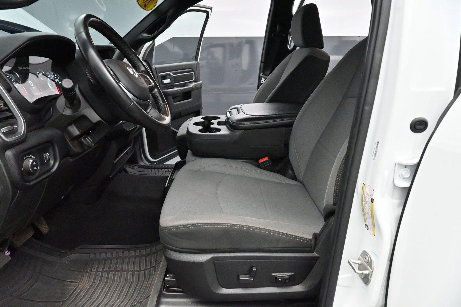 Used 2024 RAM 3500 Big Horn AWD/4WD image 11