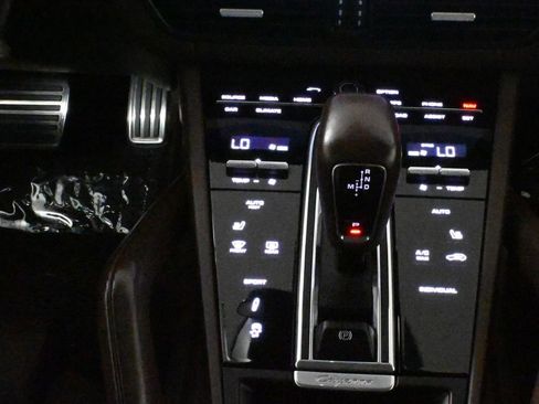 Used 2022 Porsche Cayenne GTS image 25