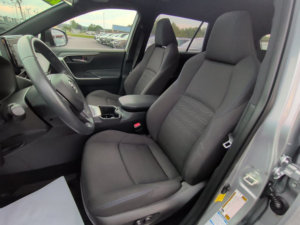 Used 2022 Toyota RAV4 SE w/ Convenience Package AWD/4WD image 11