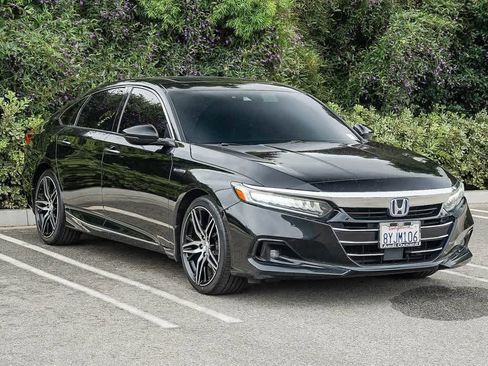 Used 2021 Honda Accord Touring image 3