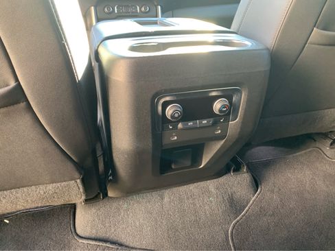 Used 2022 Chevrolet Tahoe LT w/ Luxury Package image 27