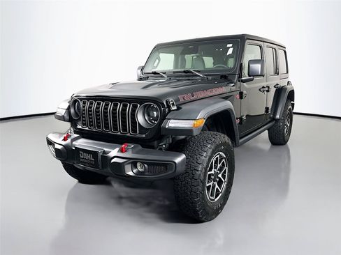 Used 2026 Jeep Wrangler Unlimited Rubicon AWD/4WD image 4