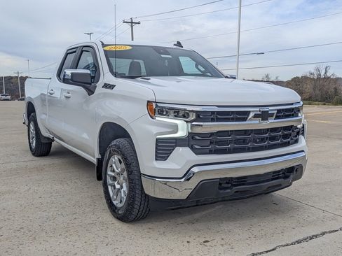 Used 2025 Chevrolet Silverado 1500 LT w/ Z71 Off-Road Package image 5