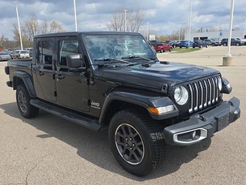 Used 2021 Jeep Gladiator Overland w/ Uconnect 4C Nav & Sound Group AWD/4WD image 9