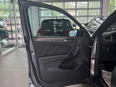 Used 2023 Volkswagen Tiguan SEL R-Line AWD/4WD image 17