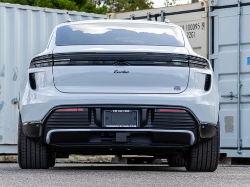 Used 2025 Porsche Macan Turbo Electric AWD/4WD image 4
