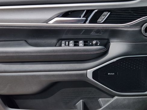 New 2026 Jeep Grand Wagoneer Limited AWD/4WD image 17