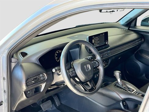 Used 2025 Honda HR-V Sport image 9