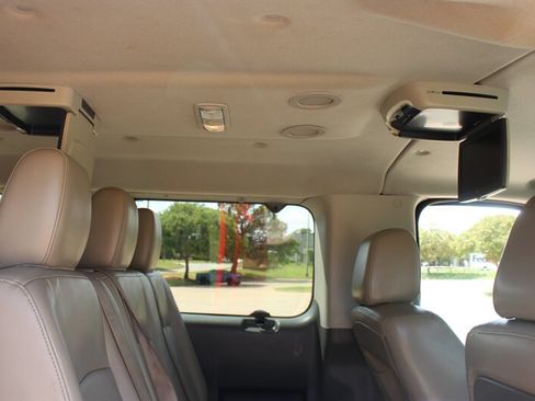 Used 2014 Nissan NV 3500 SL w/ Technology Package RWD image 19