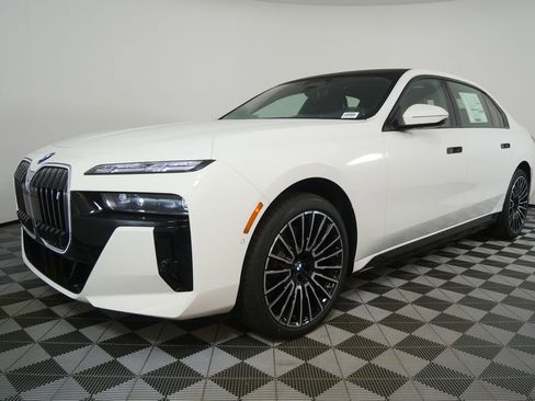 New 2026 BMW i7 eDrive50 w/ Executive Package RWD image 7