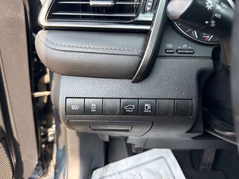 Used 2021 Toyota Camry SE image 29