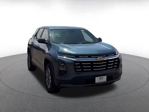 Used 2025 Chevrolet Equinox LT AWD/4WD image 3