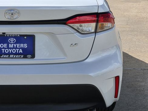 Used 2026 Toyota Corolla LE FWD image 9