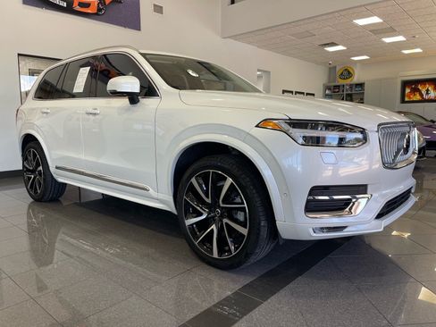 Used 2025 Volvo XC90 B5 Plus w/ Protection Package Premier AWD/4WD image 7