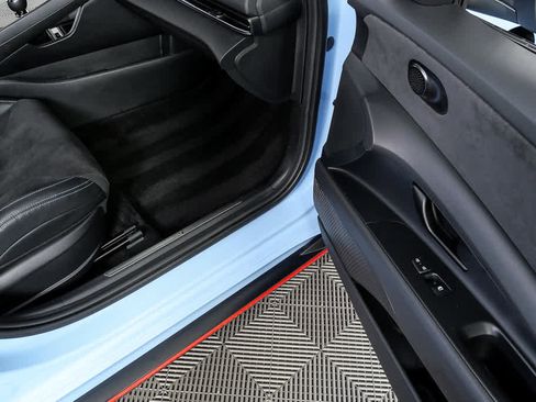 Certified 2025 Hyundai Elantra N image 23