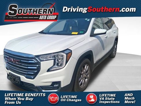Used 2023 GMC Terrain SLT FWD image 1