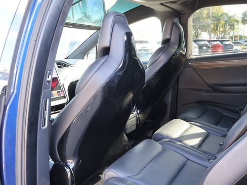 Used 2016 Tesla Model X 90D image 33