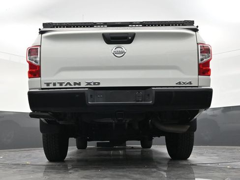 Used 2017 Nissan Titan S AWD/4WD image 23
