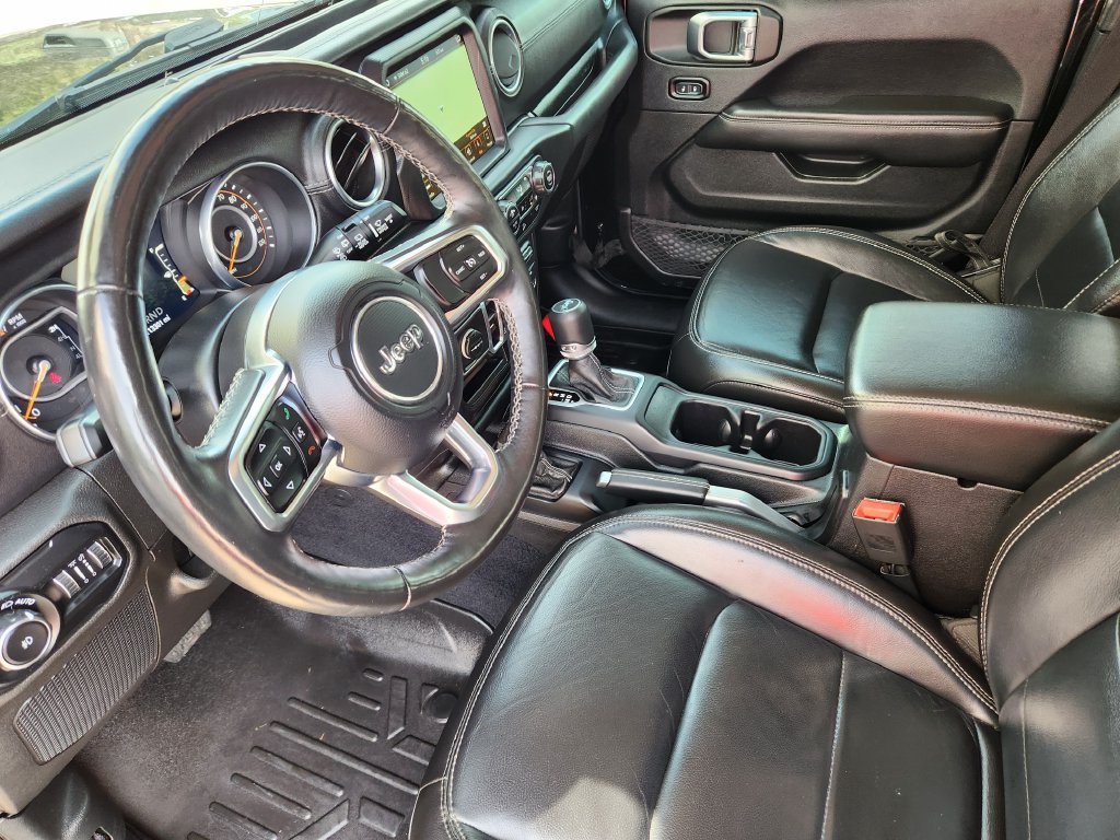 Used 2018 Jeep Wrangler Unlimited Sahara AWD/4WD image 7
