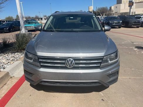 Used 2021 Volkswagen Tiguan SE image 3